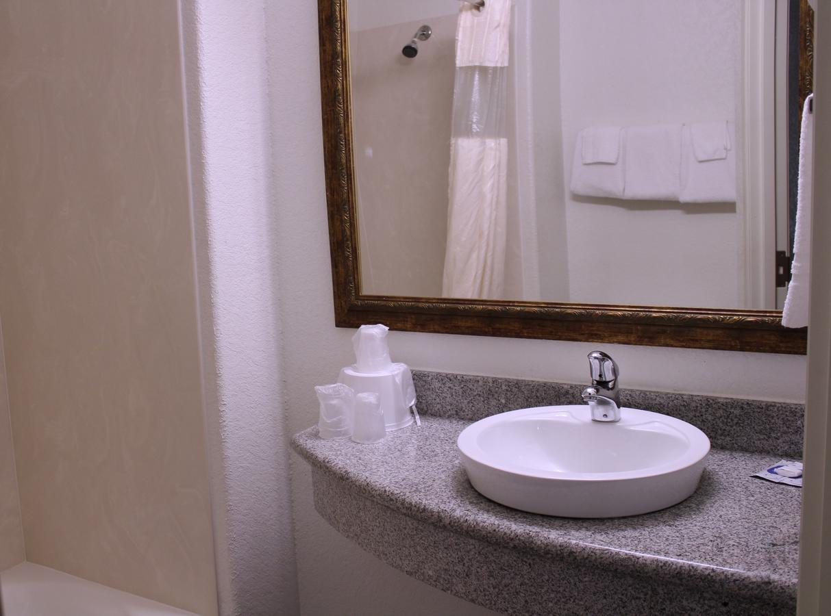 Wine Country Inn Фредериксбург Екстериор снимка