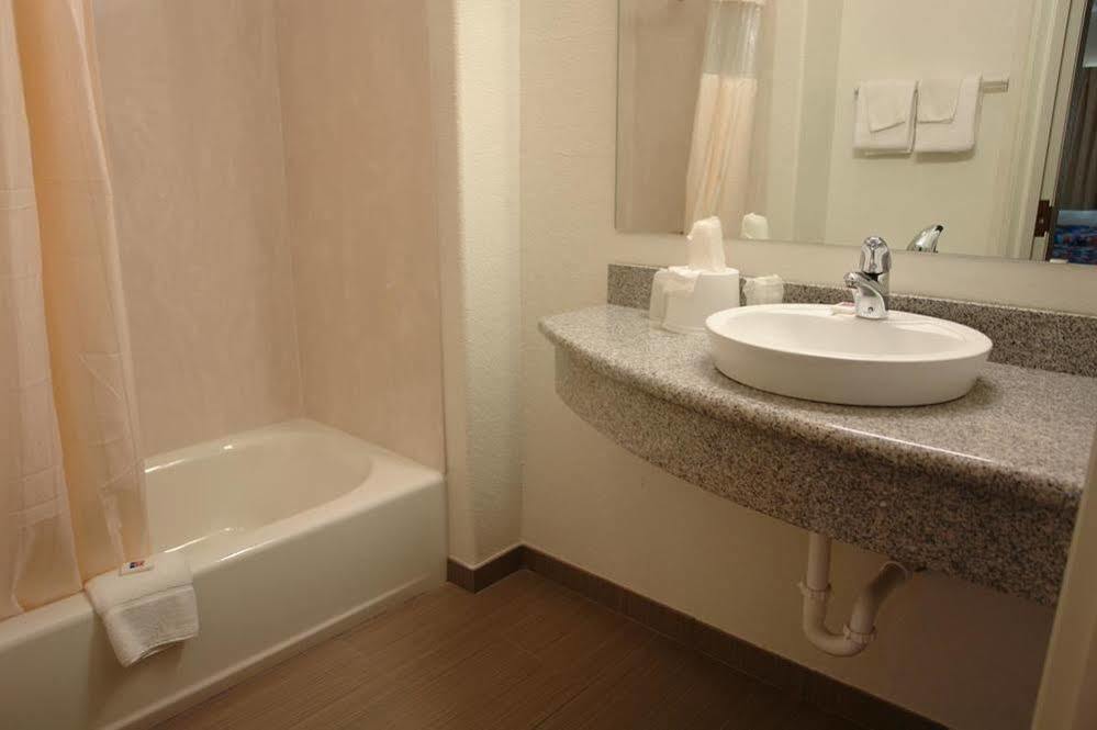 Wine Country Inn Фредериксбург Екстериор снимка